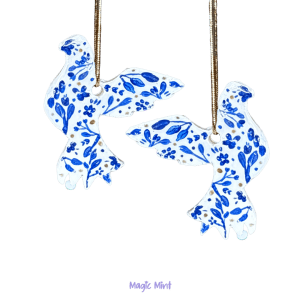 Set 2 ornamente turturele pentru brad din lut, pictate manual